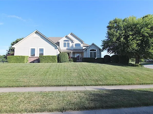11805 Heritage Dr, Peculiar, MO 64078