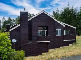 44925 Suntrap Meadow Cir, Mendocino, CA 95460