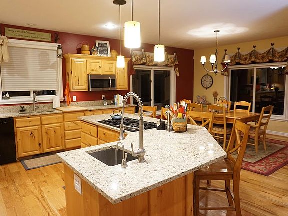 3rd image of 7246 S Cliffside Ln