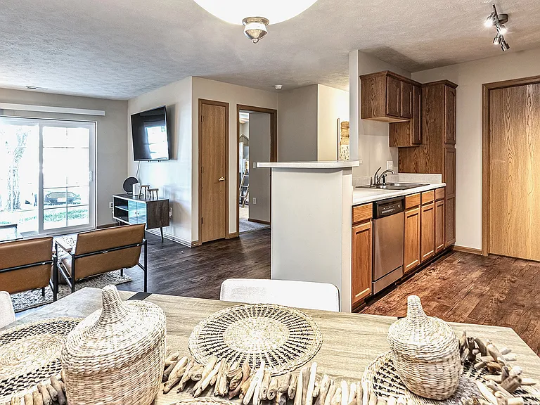 Tiburon View Apartments — Photo 6