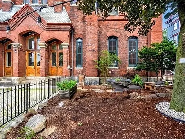 1 Summer St Unit 2, Somerville, MA 02143