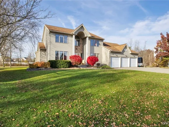 90 Jen Ct, Grand Island, NY 14072