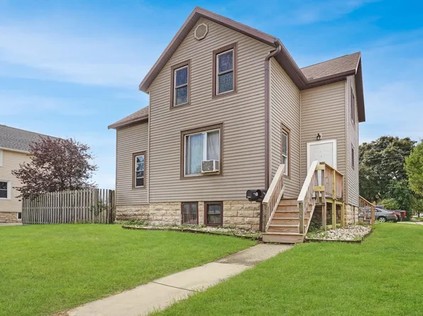 98 E Johnson St, Fond Du Lac, WI 54935