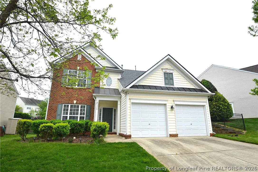 4 bed, 2.5 bath, 2559 sqft, $2,395 — Photo 1