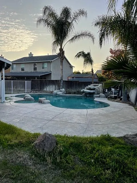 5 bed, 2679 sqft, $2,950 — Photo 4