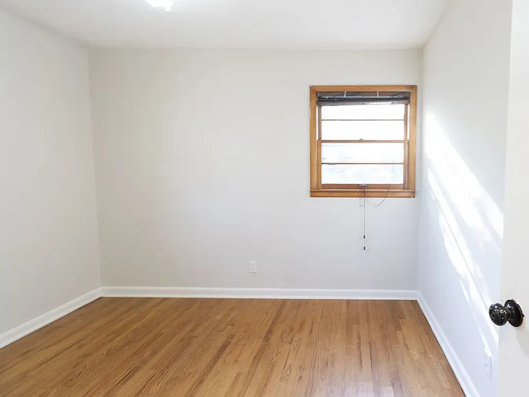 2501 Brookside Ct — Photo 10
