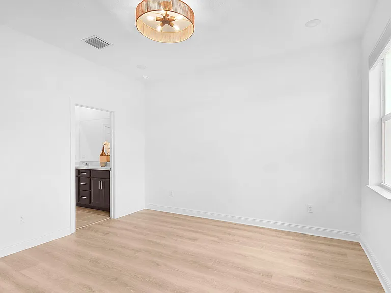 855 SW Heirloom Walk — Photo 22