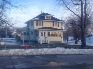 915 Main St, Jesup, IA 50648