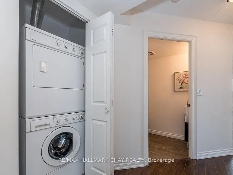140 Dunlop St E #1202 — Photo 16