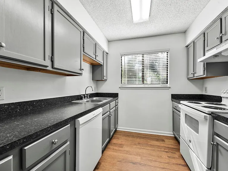 3604 Morton St #1 — Photo 8