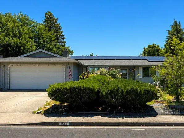 523 Golf View Dr, Medford, OR 97504