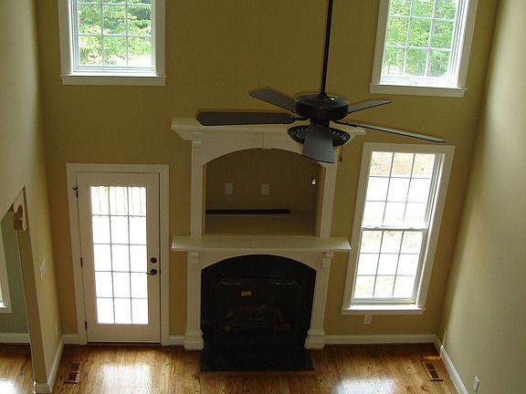 GREAT ROOM W/GAS LOGS