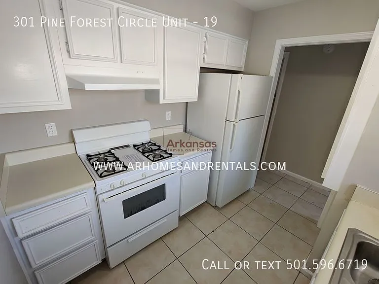 301 Pine Forest Cir #19 — Photo 2