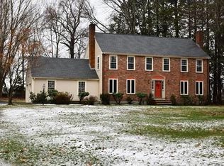 1510 Great Pond Rd, North Andover, MA 01845