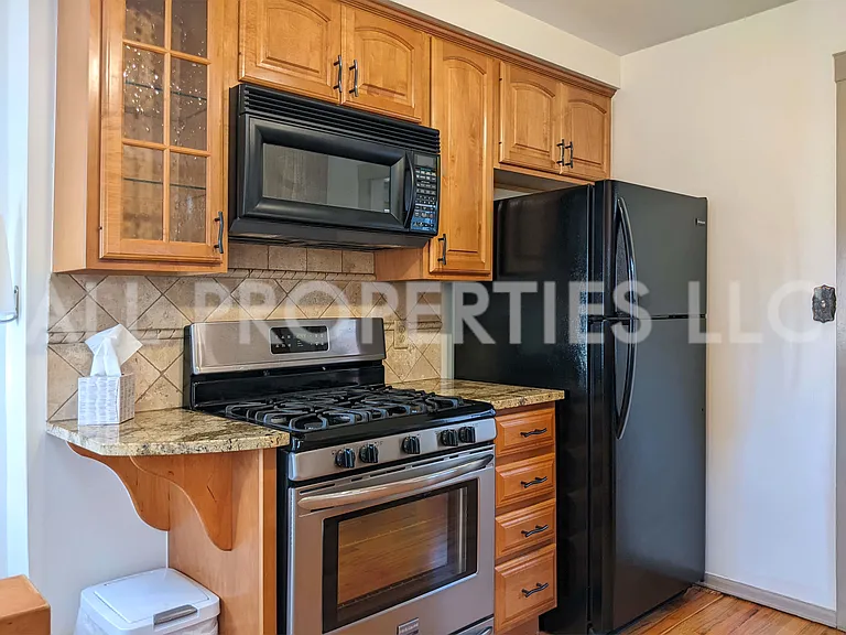557 S Race St — Photo 25