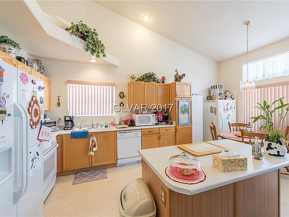 3rd image of 892 Coral Cottage Dr
