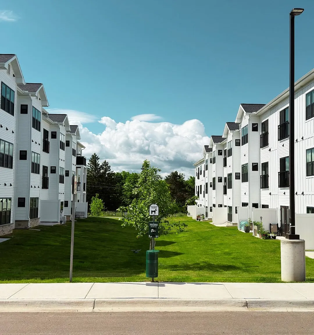 Oak Shore Commons — Photo 2