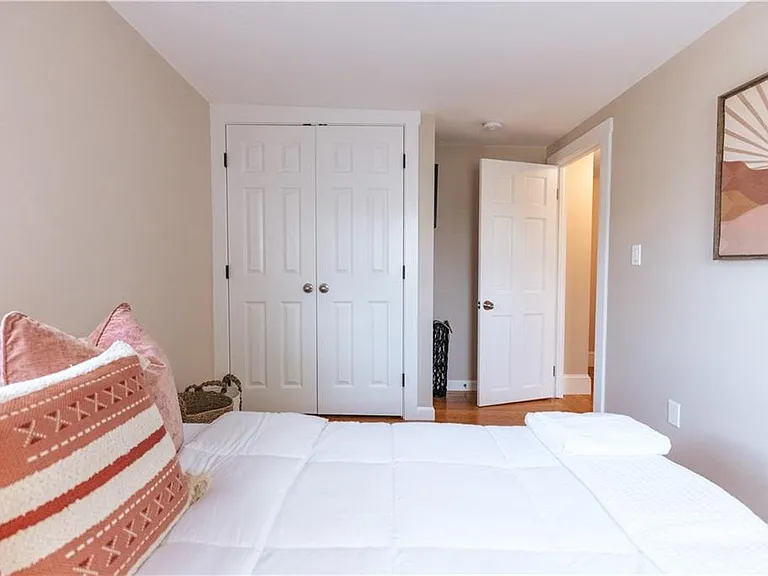 28 Dixon St — Photo 31