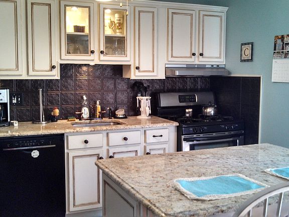 Kitchen with island