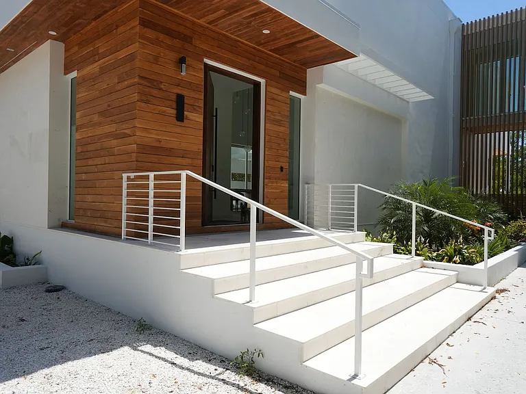 Roberts Bay Ln — Photo 3