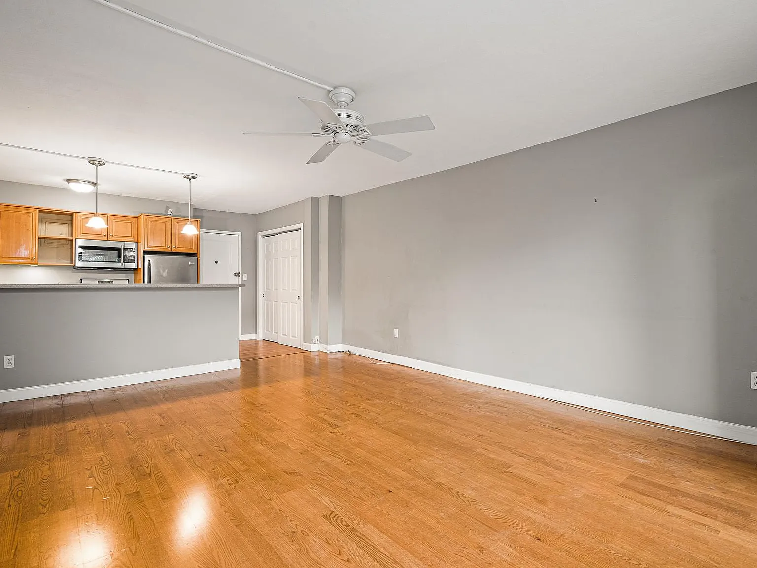1 bed, 570 sqft, $3,175 — Photo 4