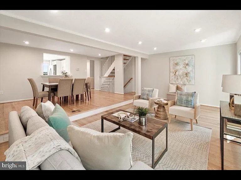 502 Ellrose Ct — Photo 2