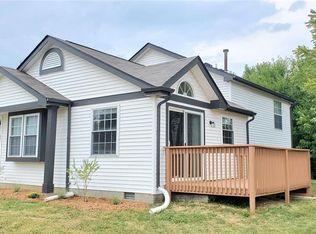 11404 E Dunshire Dr, Indianapolis, IN