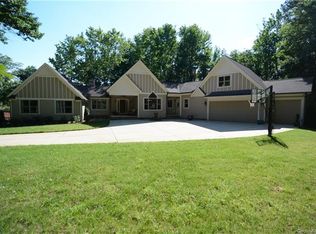 216 Red Barn Trl, Matthews, NC 28104