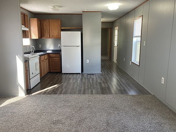 3rd image of 239 Cottonwood Dr #239