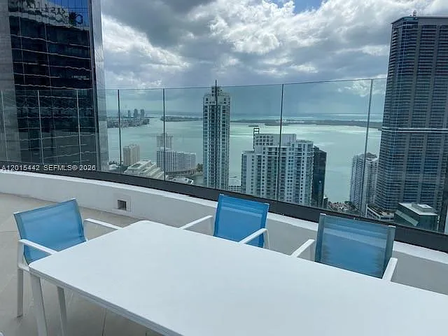 45 SW 9th St #1007 — Photo 34