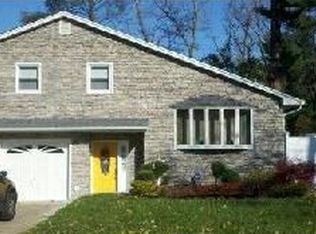 101 Bogert St, Teaneck, NJ 07666