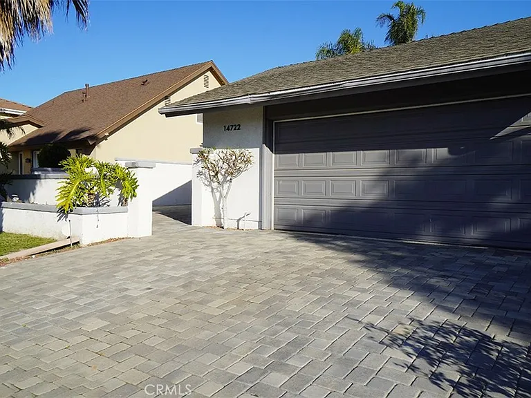 14722 Comet St — Photo 2