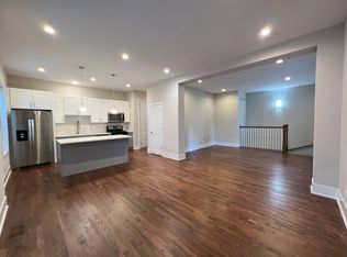 4337 N Hazel St #17J, Chicago, IL 60613
