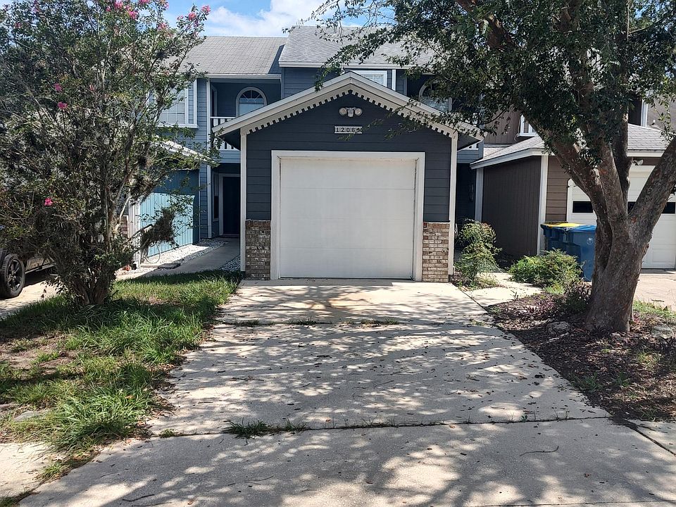 1st image of 12064 COBBLEWOOD Lane N