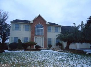 401 Augusta Dr E, Reading, PA 19608