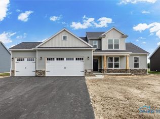 1025 Stoneleigh Rd, Perrysburg, OH 43551