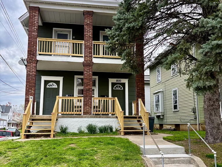 1800 Hopkins Ave #1 — Photo 1