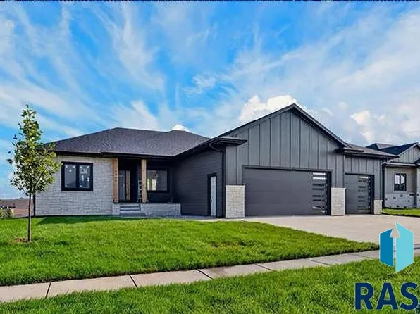 6509 E Fieldview St, Sioux Falls, SD 57110