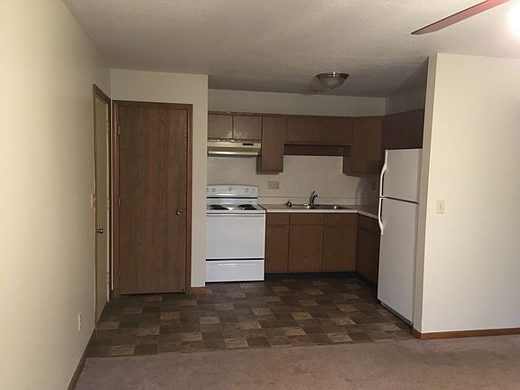 2nd image of 636 E North St