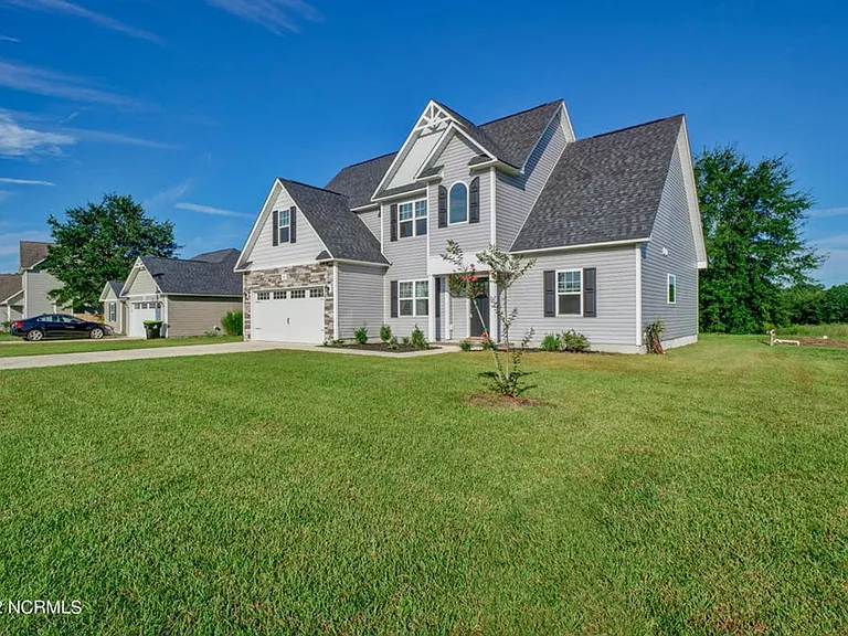 109 Easton Dr — Photo 2