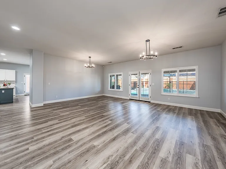 1114 W Pepper Dr — Photo 6