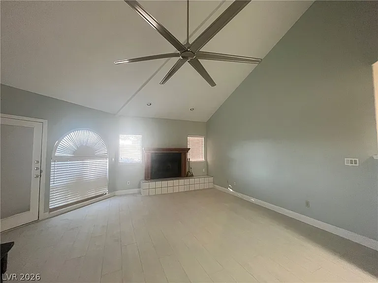 3611 Laguna Del Sol Dr — Photo 9
