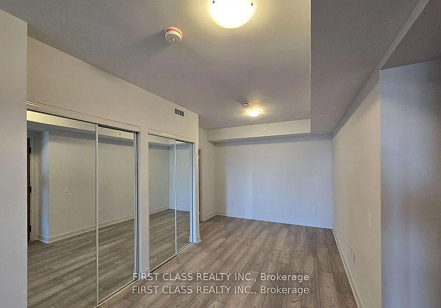 Studio, $1,700 — Photo 3