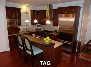 915 W Fletcher St APT 1, Chicago, IL 60657
