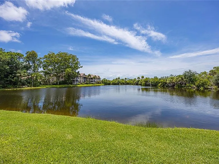 26868 Wedgewood Dr #103 — Photo 33