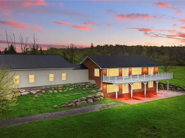 742 Centerline Rd, Strykersville, NY 14145