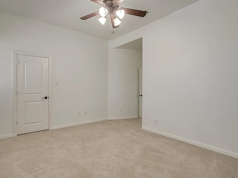 8201 Choctaw Ln — Photo 10