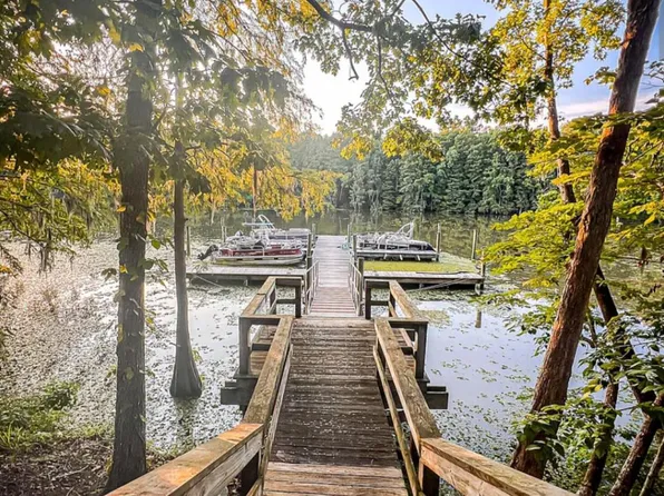 127 Ballard Ln, Santee, SC 29142