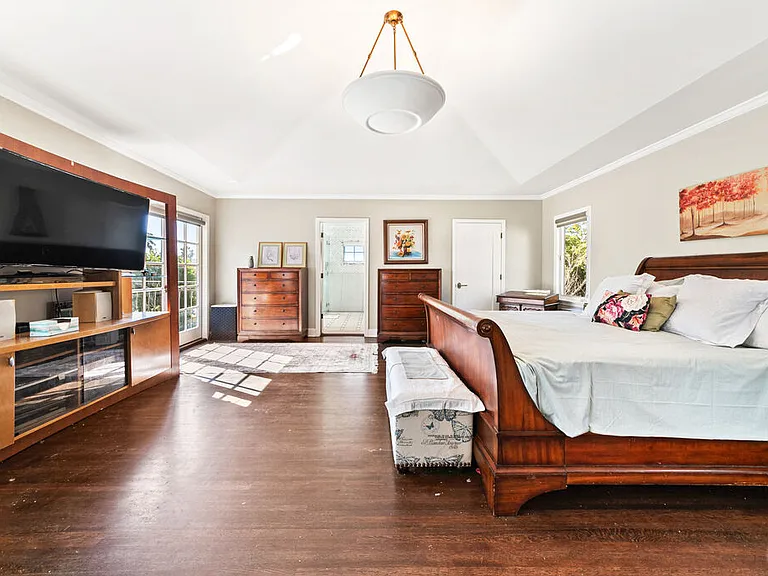 401 N McCadden Pl — Photo 42
