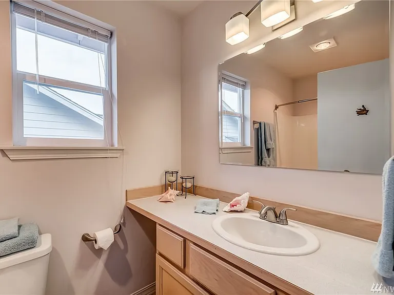 1405 Undine St — Photo 9
